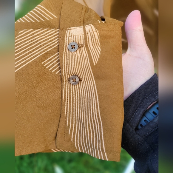 Worthington Tan Patterned Button-Down Polyester Top - Picture 4 of 6